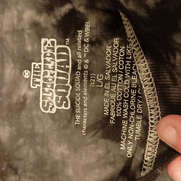 Suicide Squad Large like new t-shirt. This gray , white, and hints of black nice - Picture 3 of 5
